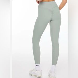 CSB SCRUNCH LEGGINGS SIZE SMALL IN SOLD OUT COLOR MINERAL. NEVER WORN!